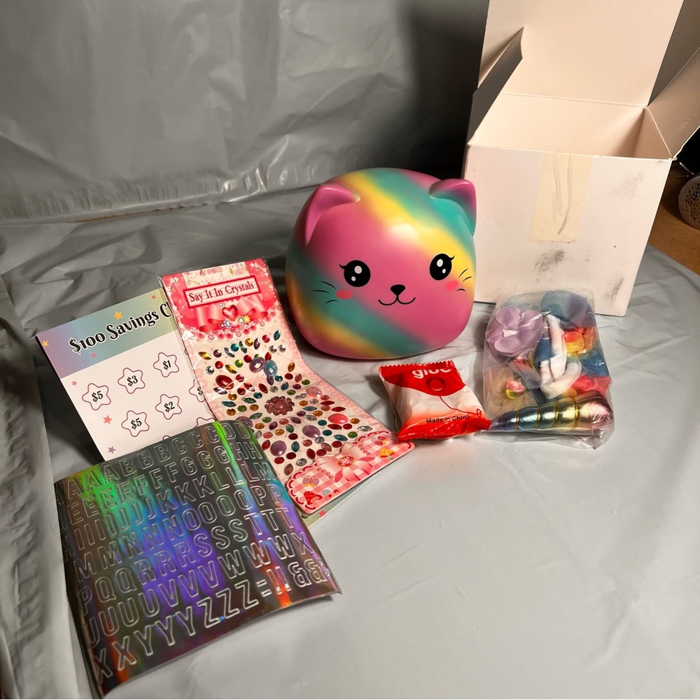 Decorate Your Own Unicorn Bank!  Unbranded Plastic Bank,‎ Stickers, Accessories!